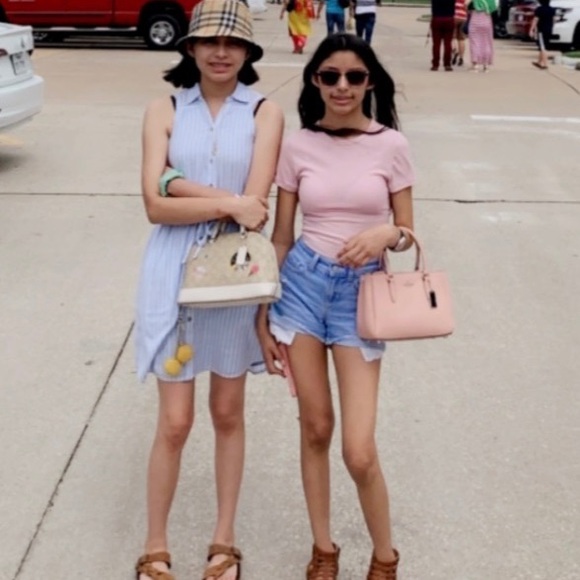 Meet your Posher, Jey - Picture 1 of 4